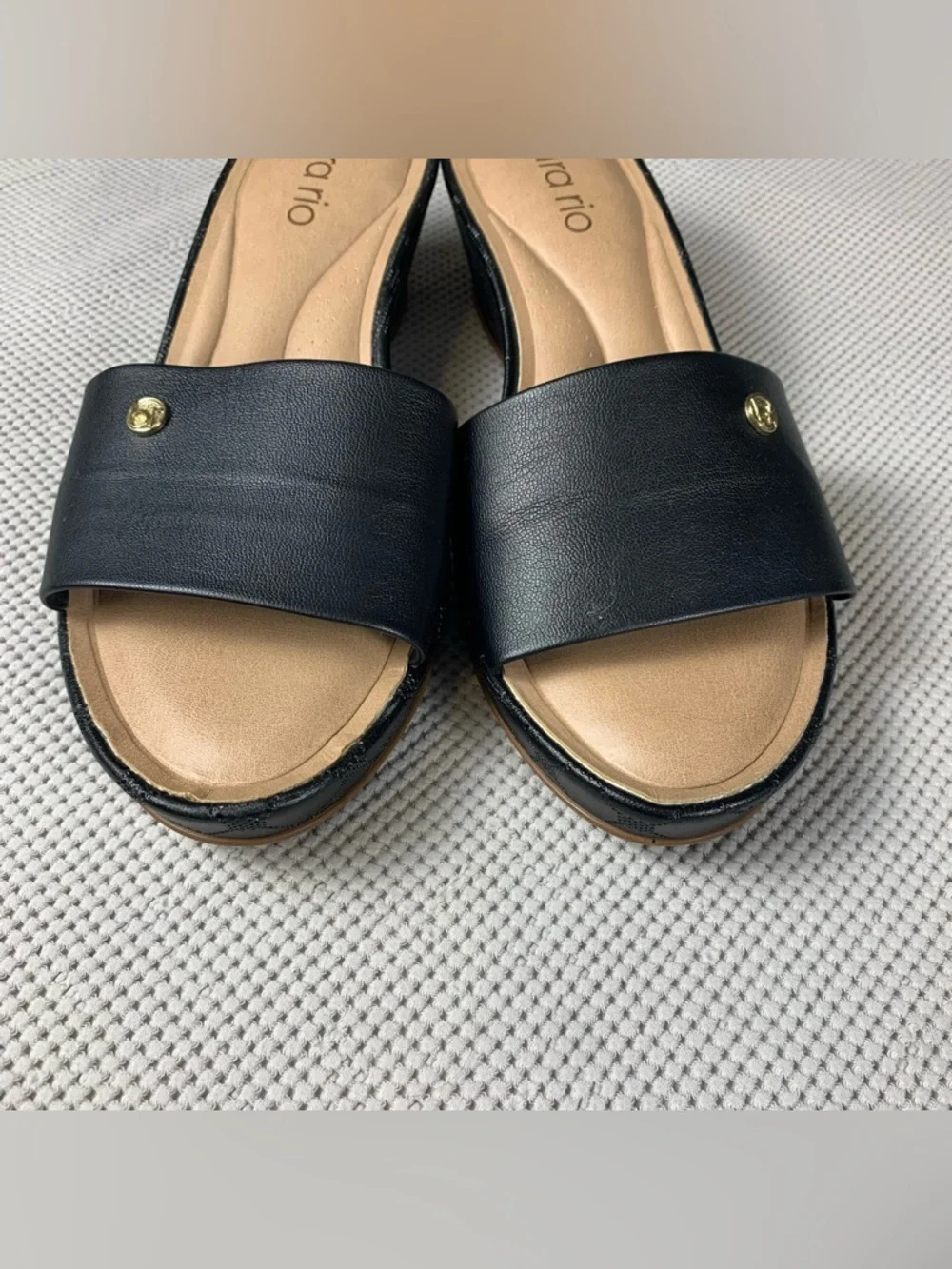 Beira Rio Black Slide Platform Sandals Size 9 Cushioned Footbed